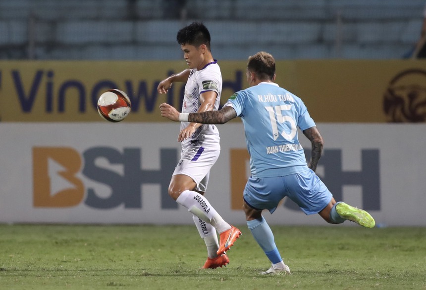 Hà Nội FC may và hay ở cuộc đua vô địch - Ảnh 2.