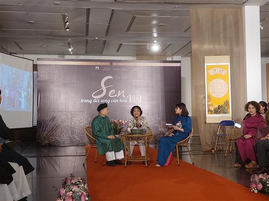 Tôn vinh vẻ đẹp hoa sen trong đời sống văn hóa Việt - Ảnh 2.