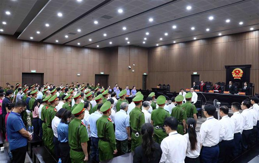 Vụ 'Chuyến bay giải cứu': Tuyên phạt tù chung thân 4 bị cáo - Ảnh 8. Vụ 'Chuyến bay giải cứu': Tuyên phạt tù chung thân 4 bị cáo - Ảnh 8.