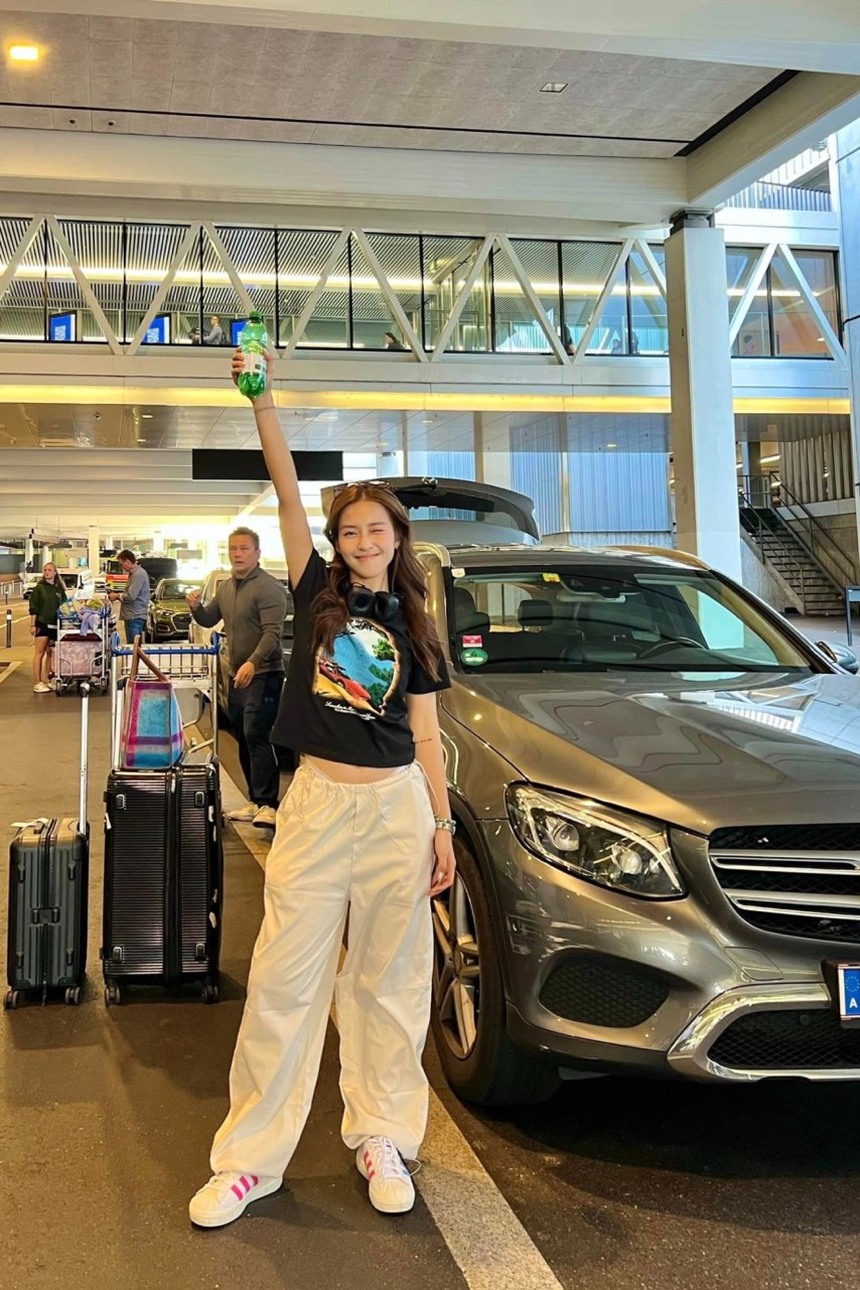 Sao Việt 29/7: Lâm Khánh Chi hạnh phúc bên con trai, Minh Hằng hào hứng khoe bụng bầu - Ảnh 6.