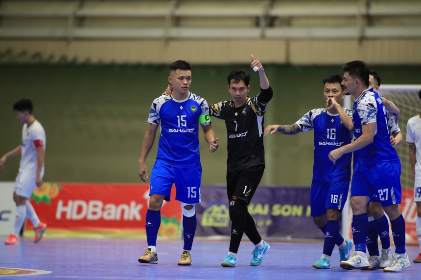 Cuộc đua vô địch futsal Việt Nam căng thẳng tới cùng - Ảnh 4. Cuộc đua vô địch futsal Việt Nam căng thẳng tới cùng - Ảnh 4.