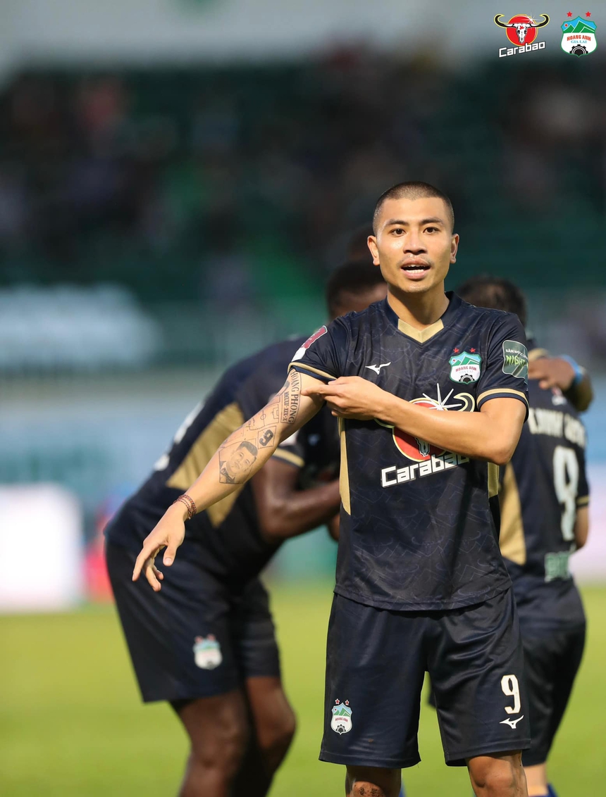 Bóng đá Việt Nam 29/7: HAGL đá hết sức, cuộc đua trụ hạng V-League căng thẳng - Ảnh 2.