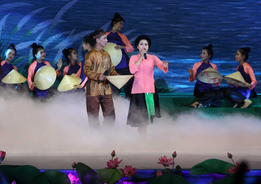 Lan tỏa di sản Dân ca ví, giặm Nghệ Tĩnh trong đời sống đương đại - Ảnh 2.