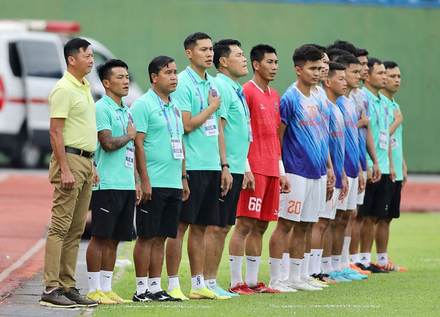 HLV Lê Huỳnh Đức: "Tôi không bỏ của chạy lấy người"
 - Ảnh 1.