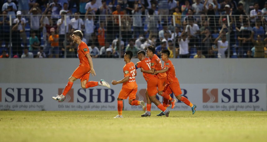 ‘Mourinho Việt Nam’ chỉ ra sự thật phũ phàng của CAHN, khiến dàn sao Văn Hậu, Quang Hải nhận thất bại cay đắng - Ảnh 3. ‘Mourinho Việt Nam’ chỉ ra sự thật phũ phàng của CAHN, khiến dàn sao Văn Hậu, Quang Hải nhận thất bại cay đắng - Ảnh 3.