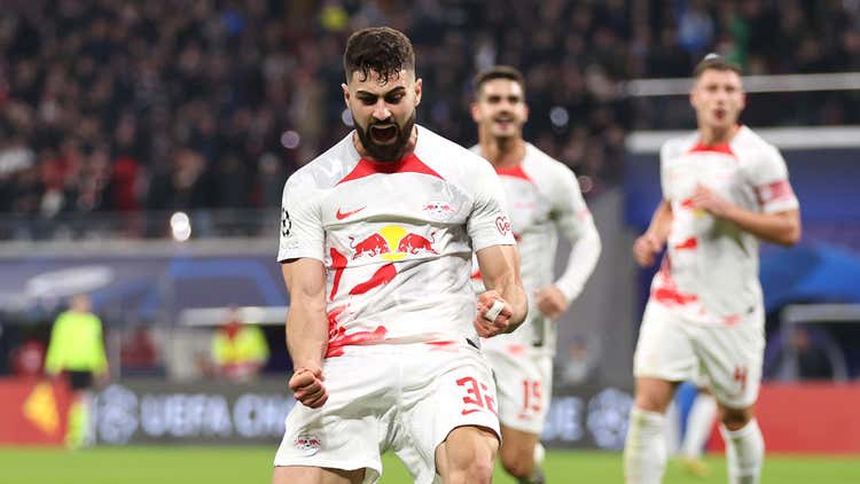 Tin nóng bóng đá sáng 3/7: MU tiếp tục hỏi mua 'Haaland Đan Mạch', U21 Pháp bị loại sốc ở giải châu Âu - Ảnh 5.