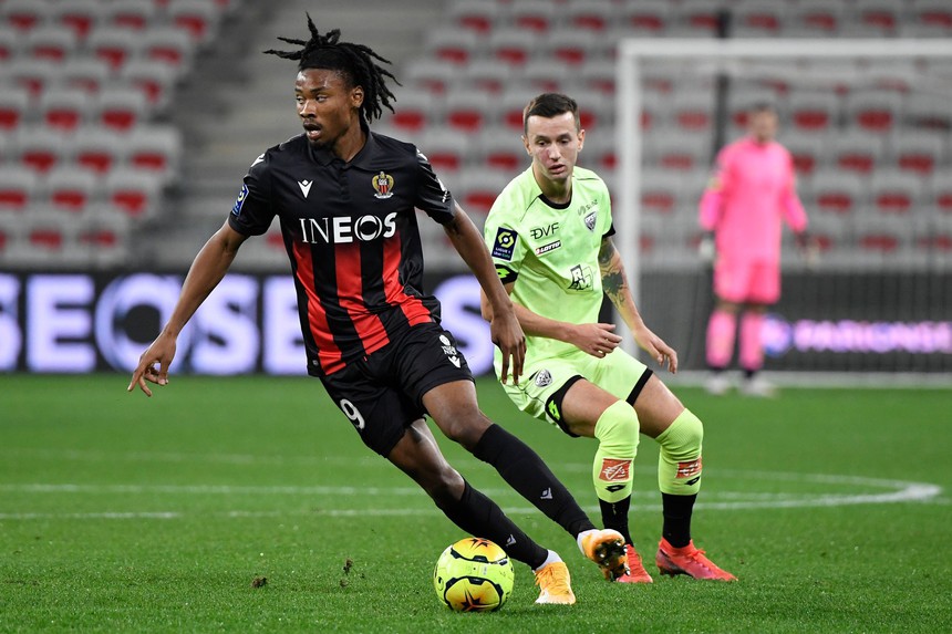 Tin chuyển nhượng 3/7: AC Milan muốn 'giải cứu' Van De Beek, Man City thuyết phục SAO tuyển Anh ở lại - Ảnh 6.