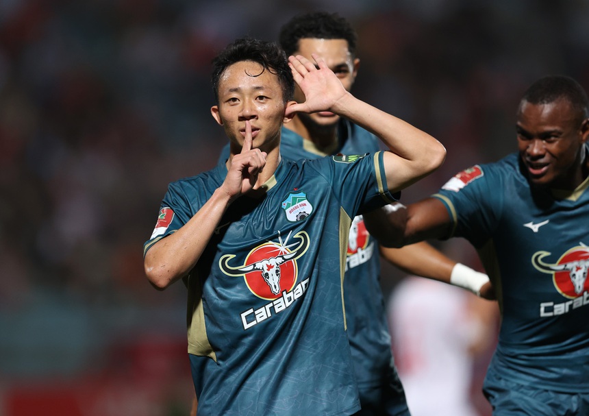 CLB TP.HCM và sự chuyên nghiệp của HAGL - Ảnh 1. CLB TP.HCM và sự chuyên nghiệp của HAGL - Ảnh 1.