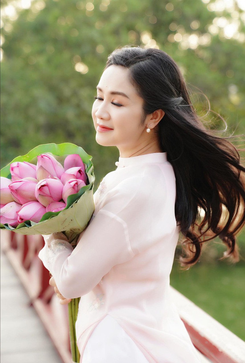 NSND Thu Hà: "Nữ hoàng ảnh lịch" sở hữu nhan sắc bất chấp thời gian, kín đáo chuyện đời tư - Ảnh 5.