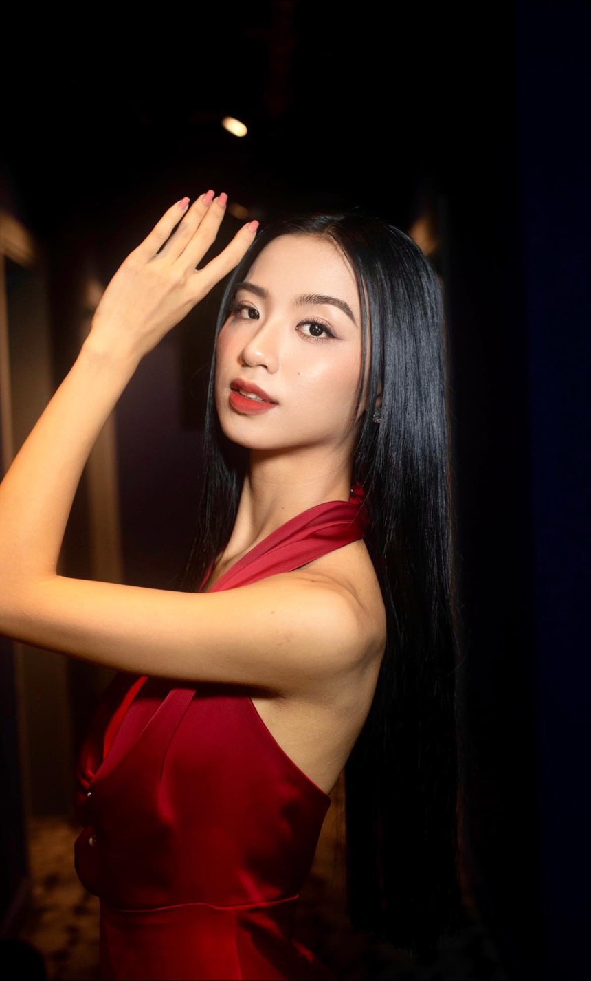 'Người đẹp bản lĩnh' Miss World Vietnam 2023 bất ngờ tố đạo diễn nổi tiếng giăng bẫy tình - Ảnh 2. 'Người đẹp bản lĩnh' Miss World Vietnam 2023 bất ngờ tố đạo diễn nổi tiếng giăng bẫy tình - Ảnh 2.