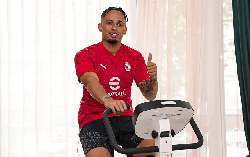 Giao hữu, 10h00 ngày 2/8, Milan – Barcelona: Chờ sức bật của Okafor - Ảnh 1.