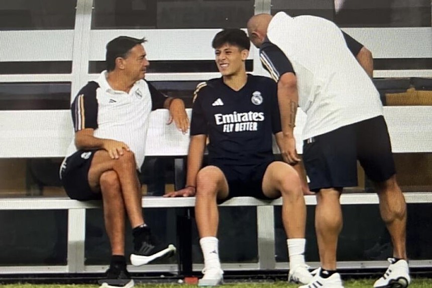 Tin nóng bóng đá tối 31/7: Chelsea âm thầm lên kế hoạch hỏi mua Mbappe, Messi hết cửa trở lại Barca - Ảnh 4. Tin nóng bóng đá tối 31/7: Chelsea âm thầm lên kế hoạch hỏi mua Mbappe, Messi hết cửa trở lại Barca - Ảnh 4.