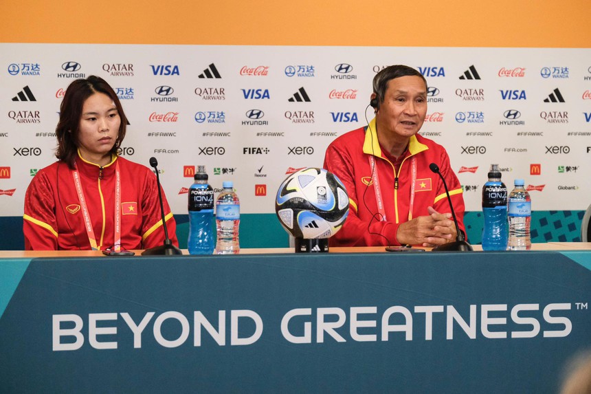 HLV Mai Đức Chung tuyên bố sẽ không buông xuôi trận cuối, bóng gió nói đến tương lai - Ảnh 2. HLV Mai Đức Chung tuyên bố sẽ không buông xuôi trận cuối, bóng gió nói đến tương lai - Ảnh 2.