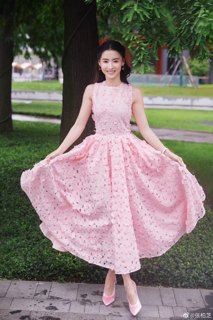 Trương Bá Chi và cuộc tình bí ẩn hậu ly hôn Tạ Đình Phong - Ảnh 1.