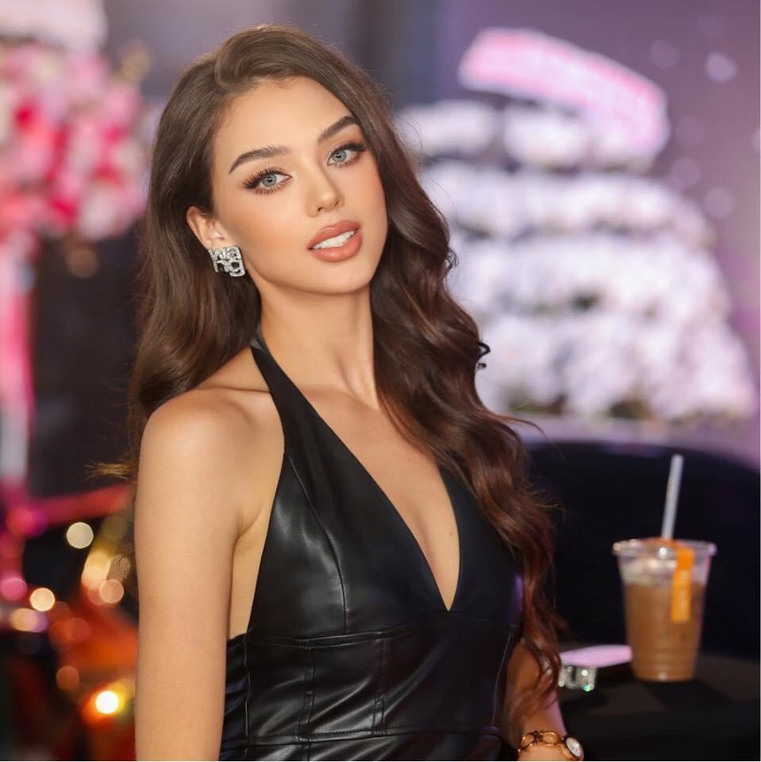 Vợ Tây Bùi Tiến Dũng: Sở hữu nhan sắc xinh đẹp, vóc dáng chuẩn như 'tạc tượng' dù mới sinh con - Ảnh 5.