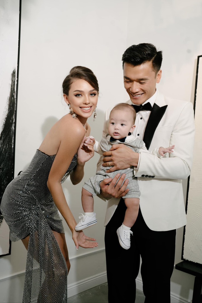 Vợ Tây Bùi Tiến Dũng: Sở hữu nhan sắc xinh đẹp, vóc dáng chuẩn như 'tạc tượng' dù mới sinh con - Ảnh 3.