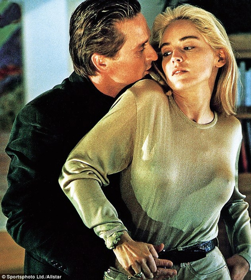 Ngôi sao phim 'Bản năng gốc' Michael Douglas chia sẻ cách làm chủ các cảnh 'giường chiếu' trên phim - Ảnh 2.