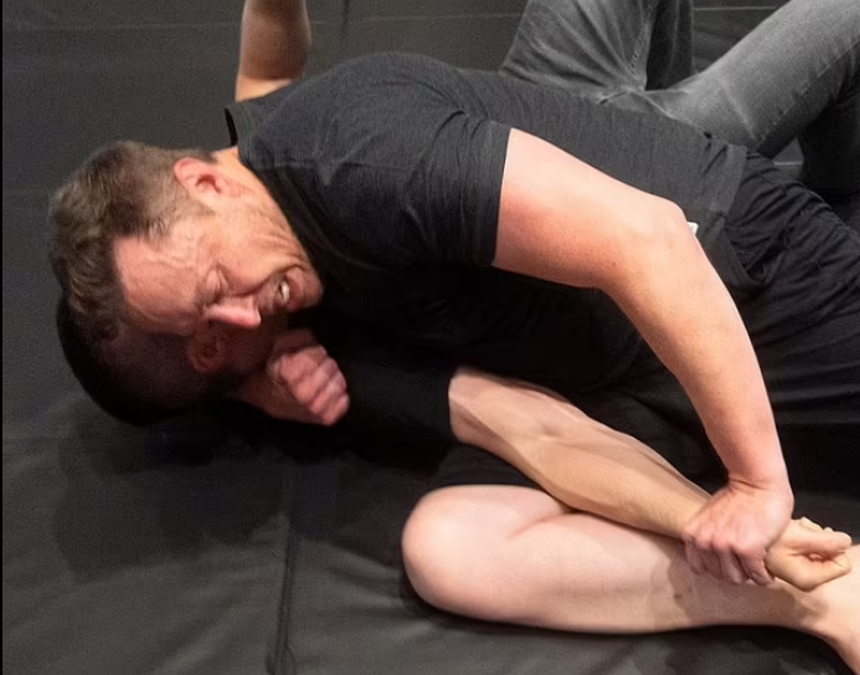 Elon Musk tập với võ sĩ đai đen Lex Fridman Elon Musk tập với võ sĩ đai đen Lex Fridman