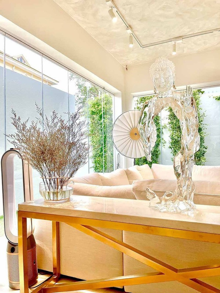 Tổ ấm của Hồ Ngọc Hà: Biệt thự 30 tỷ có an ninh nghiêm ngặt ngay tại TP. HCM - Ảnh 6.