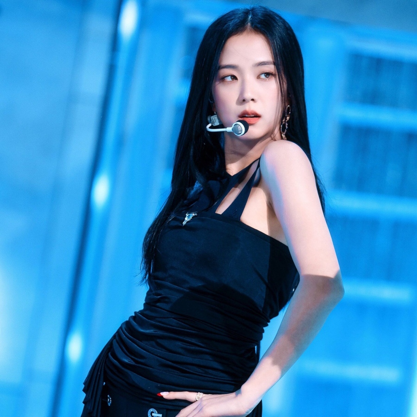 Jimin (BTS) - Nghệ sĩ solo K-Pop có album bán chạy nhất nửa đầu năm 2023 - Ảnh 2.