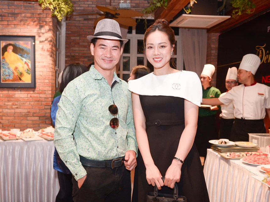 Sao Việt 4/7: Đàm Thu Trang đọ sắc cùng hội bạn thân, Bùi Lan Hương mặc bikini khoe dáng - Ảnh 5.