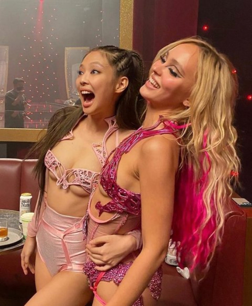 Vụ rò rỉ ảnh phản cảm của Jennie Blackpink: Khiến công chúng nghi ngờ về đạo đức nghệ sĩ - Ảnh 3.