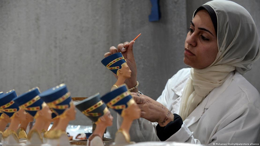 Bức tượng bán thân Nefertiti: 'Nữ hoàng' bí ẩn, cuốn hút suốt 3.500 năm - Ảnh 5.