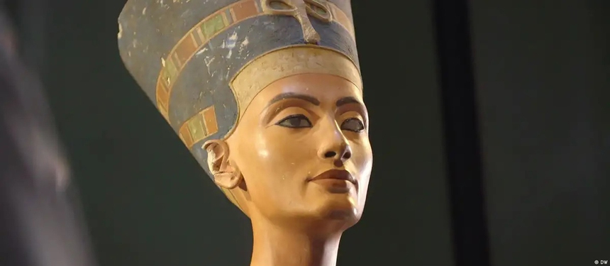 Bức tượng bán thân Nefertiti: 'Nữ hoàng' bí ẩn, cuốn hút suốt 3.500 năm - Ảnh 1.