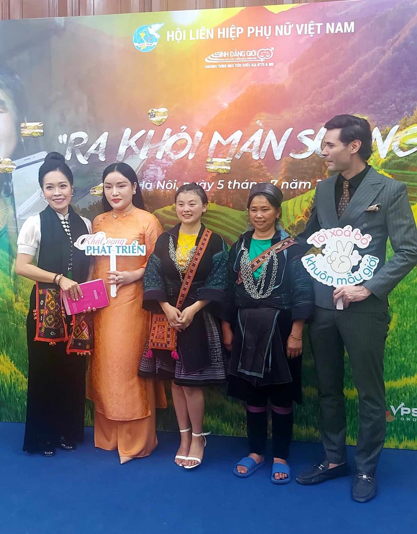 Chuyện những phụ nữ vùng cao 'ra khỏi màn sương' - Ảnh 2.