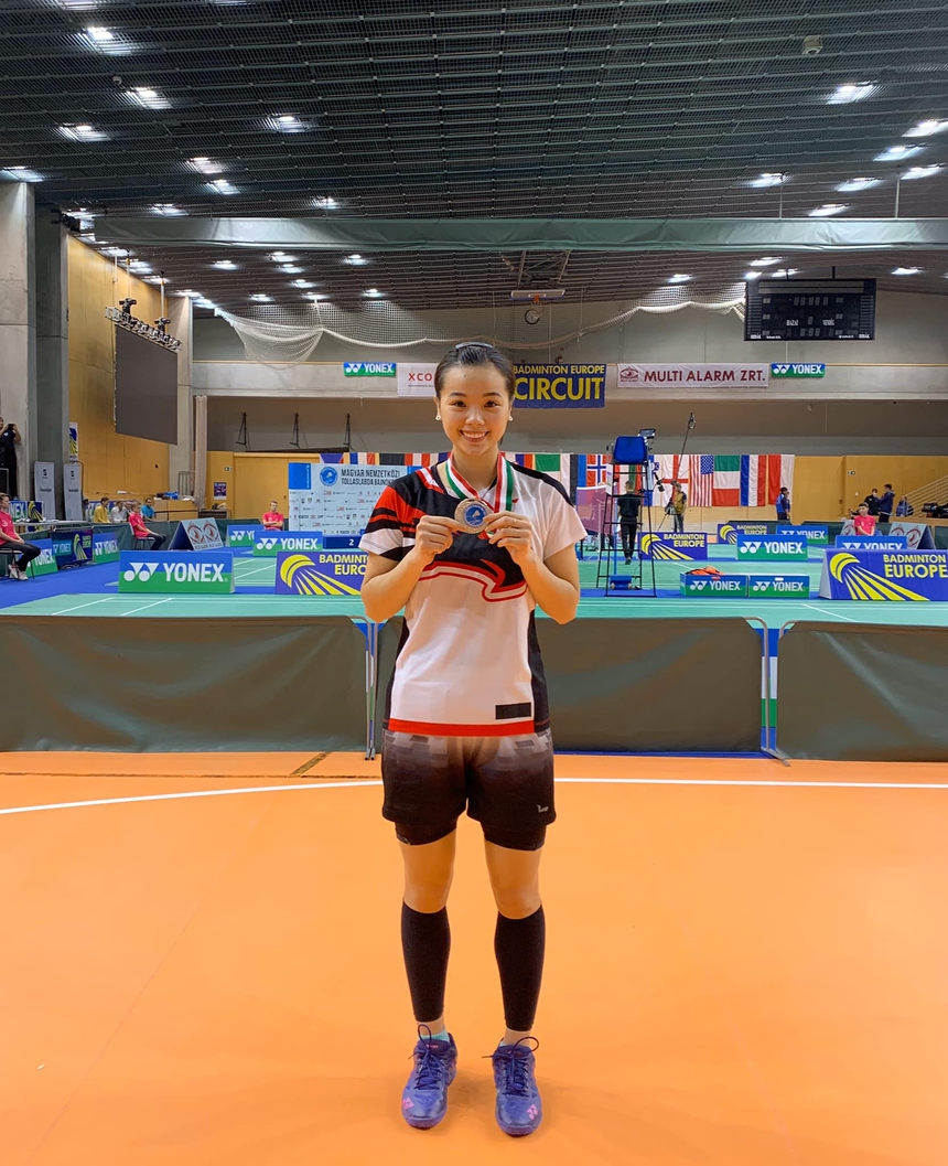 Hành trình của hoa khôi Nguyễn Thùy Linh: Mẹ bắt bỏ cầu lông đi học, 6 năm nỗ lực vượt bóng đàn chị để trở thành số 1 Việt Nam - Ảnh 3.