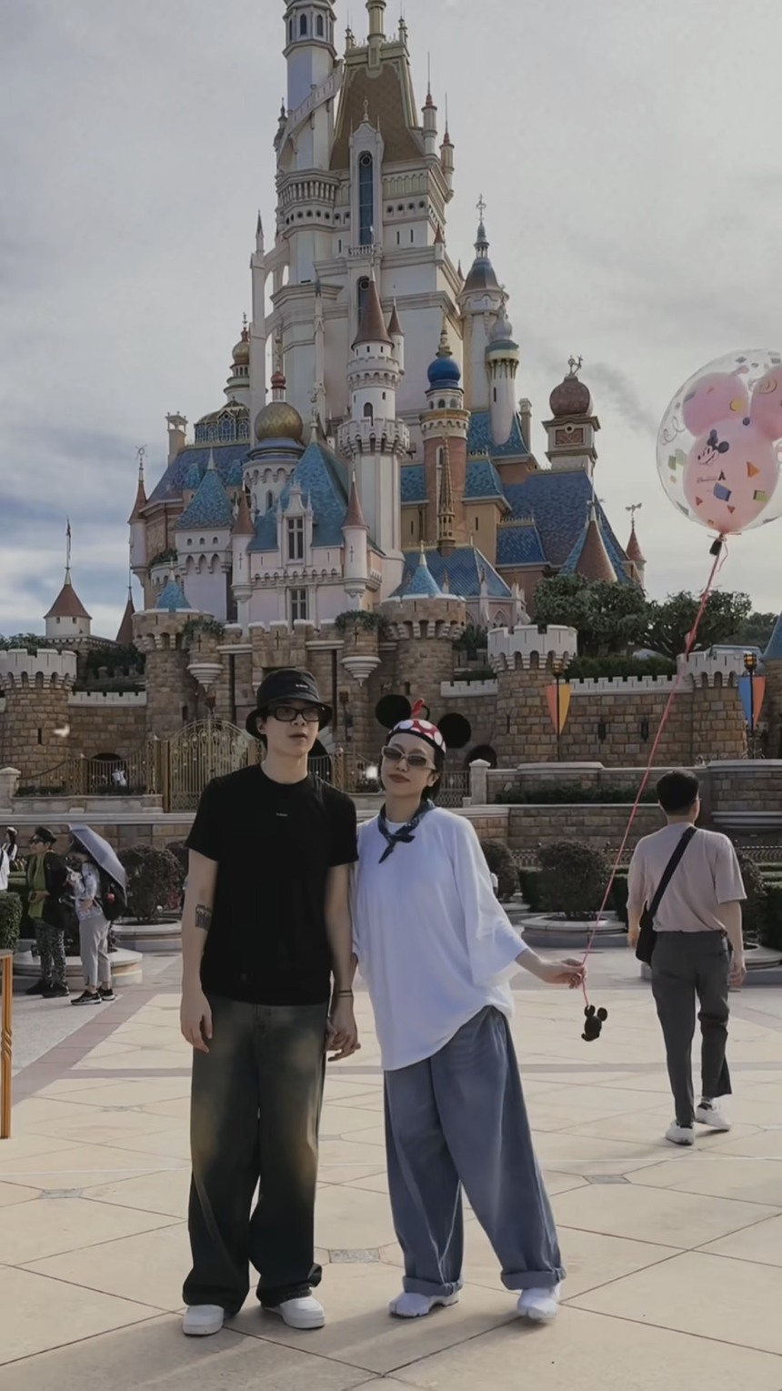 Sao Việt 6/7: Lưu Hương Giang tái xuất MXH, Vân Dung hiếm hoi khoe ảnh diện bikini - Ảnh 4.