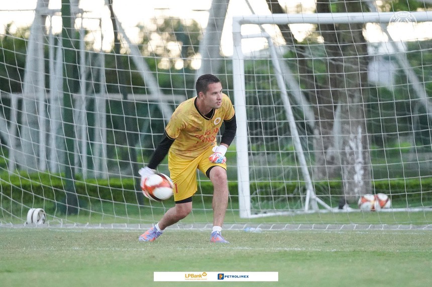 Thủ thành Filip Nguyễn: ‘Thời tiết là rào cản, tiếng Việt vẫn là ngôn ngữ mới’ - Ảnh 2.