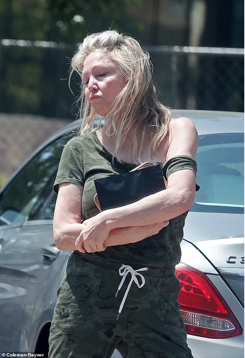 Heather Locklear tái nghiện rượu sau 20 lần cai nghiện & Những ngôi sao 'tàn đời' vì rượu - Ảnh 2.
