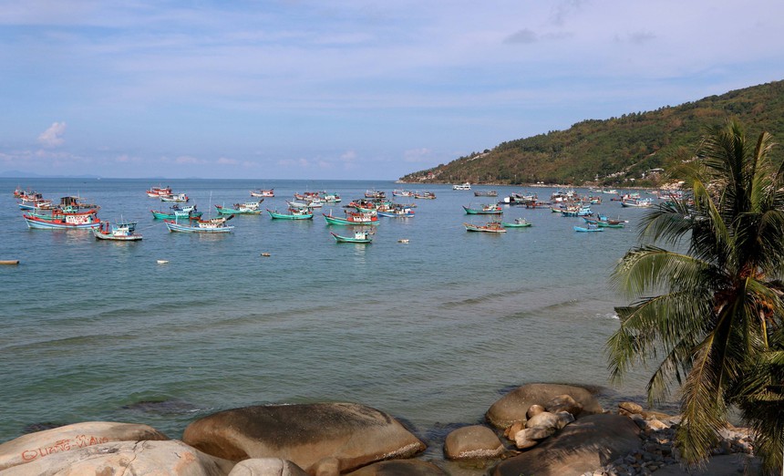 Khám phá nét đẹp hoang sơ của đảo Hòn Sơn - Ảnh 3.