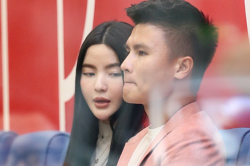 Rộ tin đồn bạn gái Quang Hải nhập viện cấp cứu, CĐM đặt nhiều nghi vấn - Ảnh 3.
