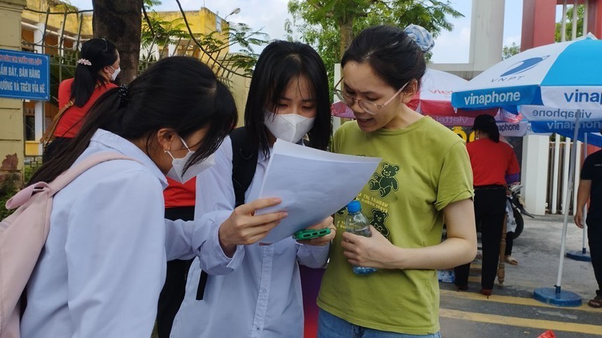 Thi tốt nghiệp THPT 2023: Bộ GD&ĐT thừa nhận 1 câu Tiếng Anh có 2 đáp án - Ảnh 1.