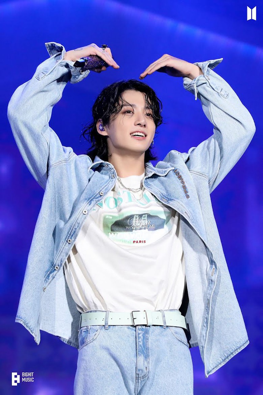 Fan 'nhức mắt' khi xem loạt ảnh mới quảng bá cho đĩa đơn solo 'Seven' của Jungkook BTS - Ảnh 1. Fan 'nhức mắt' khi xem loạt ảnh mới quảng bá cho đĩa đơn solo 'Seven' của Jungkook BTS - Ảnh 1.