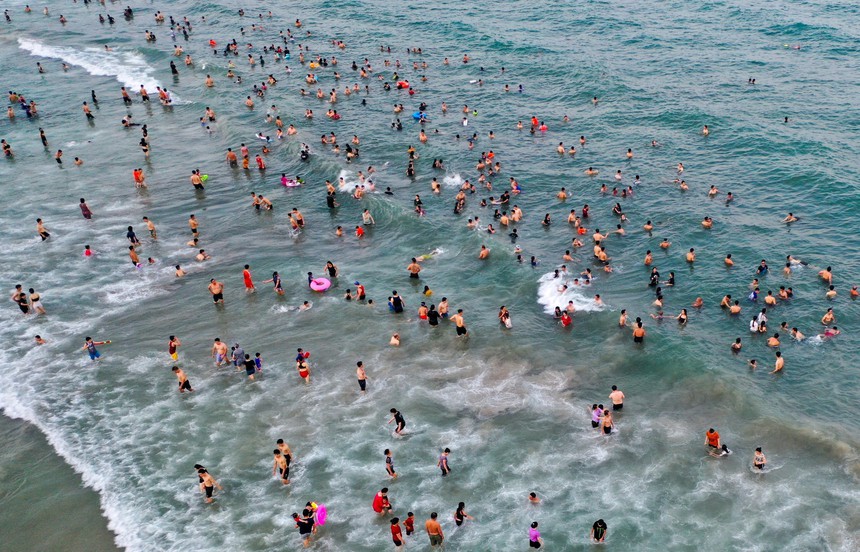 Các khu vực trên cả nước nắng nóng diện rộng - Ảnh 1.