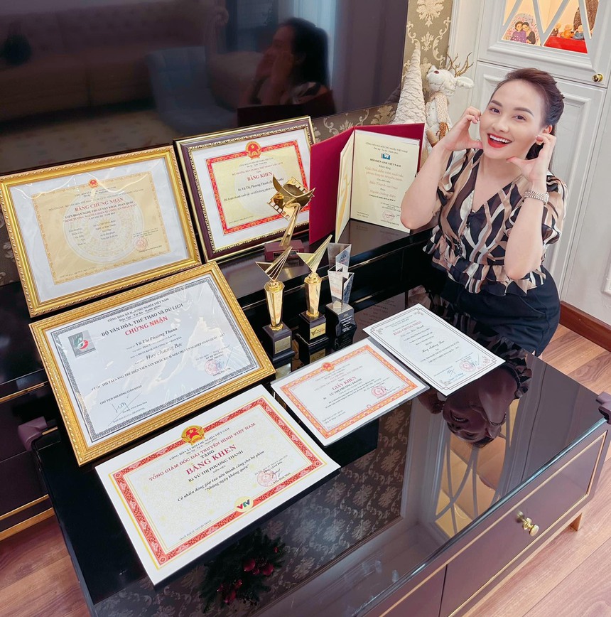 Sao Việt 8/7: Bảo Thanh khoe thành tích khủng, dàn hậu nhà Sen Vàng dự đám cưới Á hậu Phương Anh - Ảnh 1.