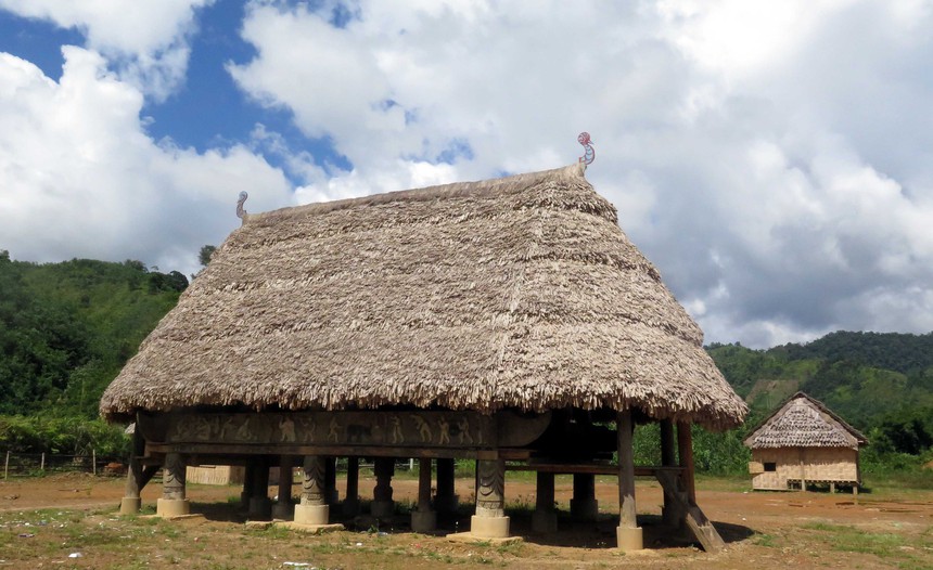 Nhà làng - Di sản văn hóa độc đáo của người Cơ Tu - Ảnh 1.