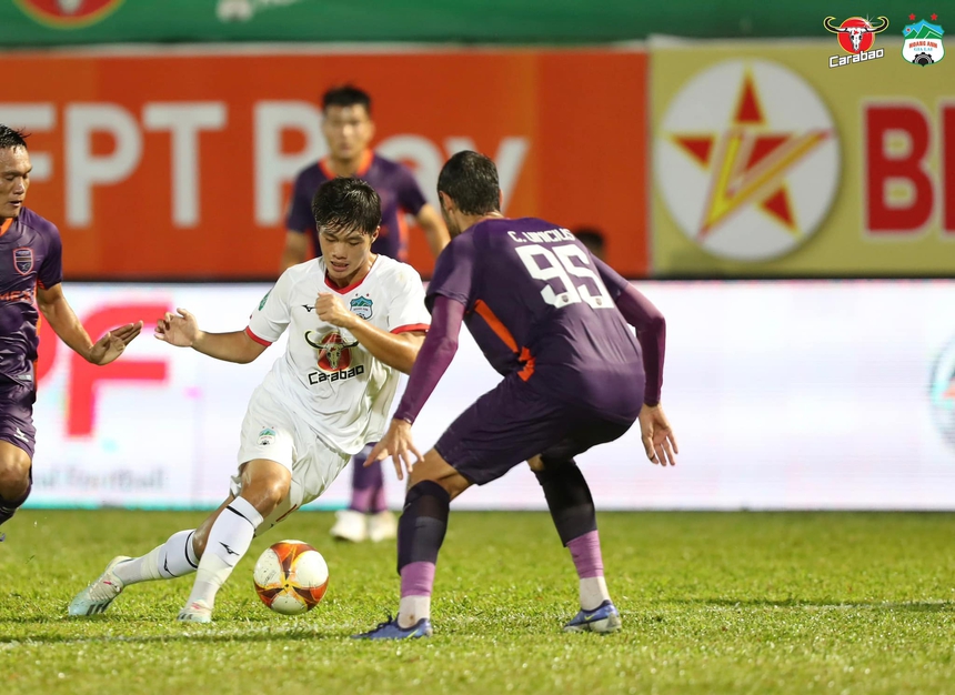 "Vua giải trẻ" Quốc Việt và trọng trách "giải cứu" HAGL ở tuổi 20 - Ảnh 2.