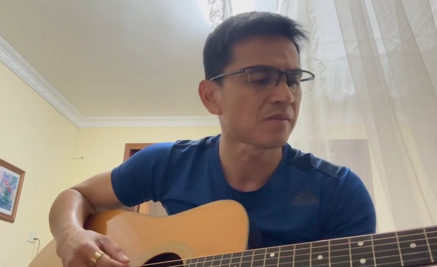 Kiatisuk tái hiện bản hit của Mỹ Tâm sau 17 năm cực ngọt ngào khiến CĐV Việt Nam trầm trồ - Ảnh 3.