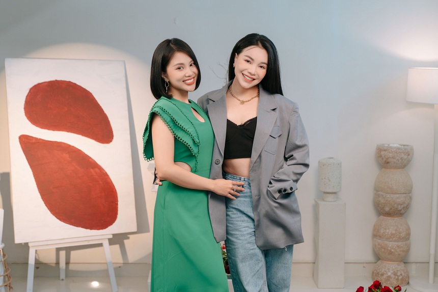 Trà Ngọc Hằng, Quản Hân rơi nước mắt khi trò chuyện với MC Giang Thái - Ảnh 2.