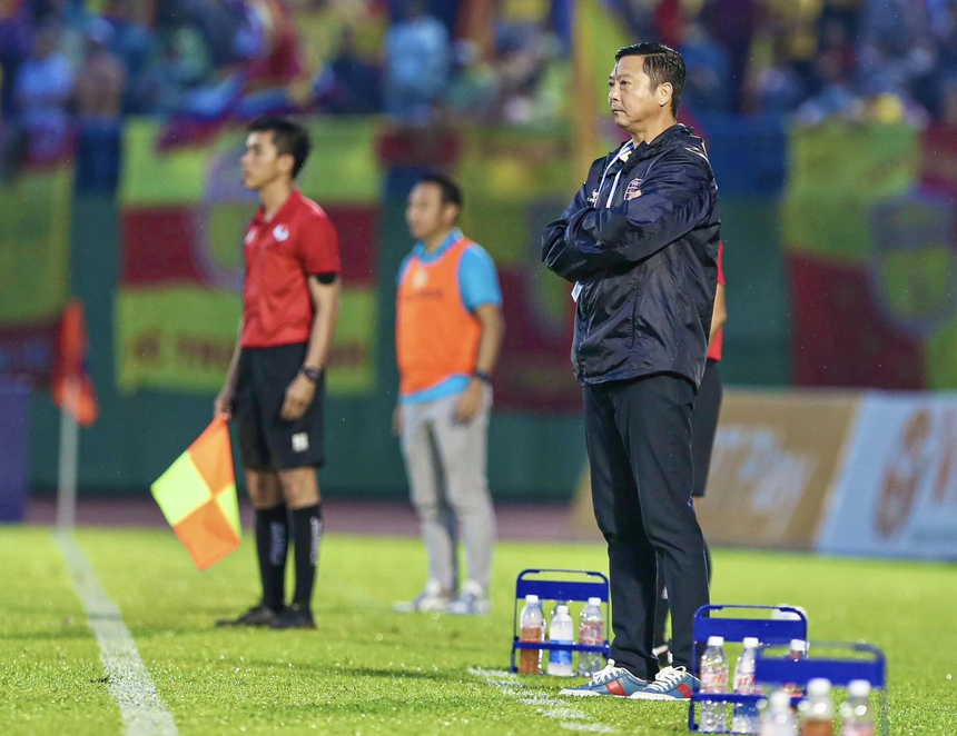 Mọi thứ đều chống lại HLV Lê Huỳnh Đức - Ảnh 2.