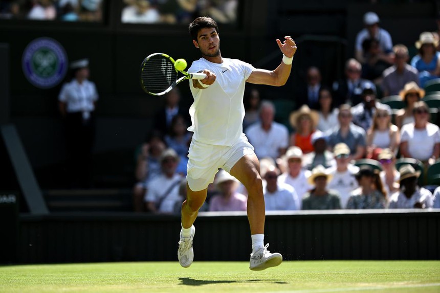 Carlos Alcaraz: Rèn vũ khí mới để phục thù Djokovic - Ảnh 1.