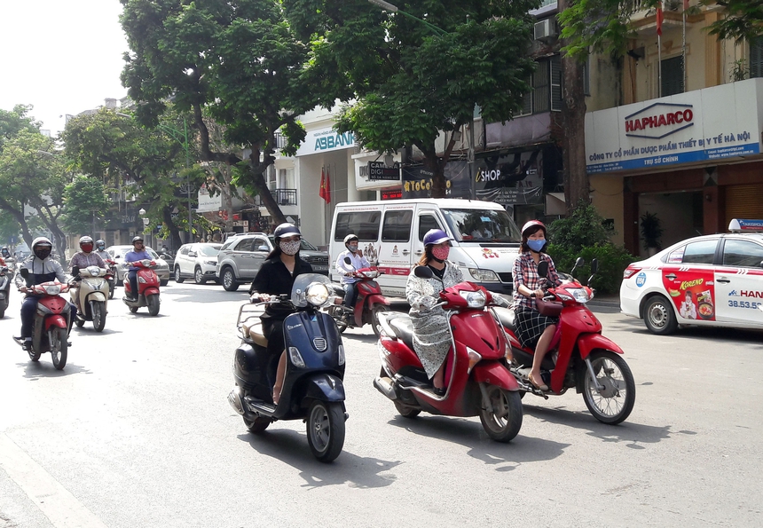 Nắng nóng trải dài từ Bắc Bộ đến Phú Yên - Ảnh 1.