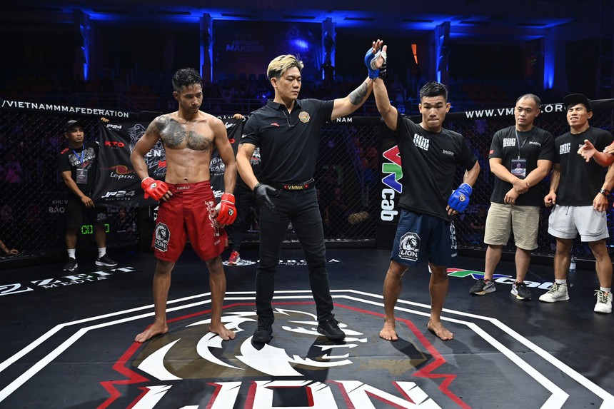 Trần Ngọc Lượng đánh bại đệ tử Johnny Trí Nguyễn, thắng trận thứ 3 liên tiếp ở MMA Championship - Ảnh 3. Trần Ngọc Lượng đánh bại đệ tử Johnny Trí Nguyễn, thắng trận thứ 3 liên tiếp ở MMA Championship - Ảnh 3.