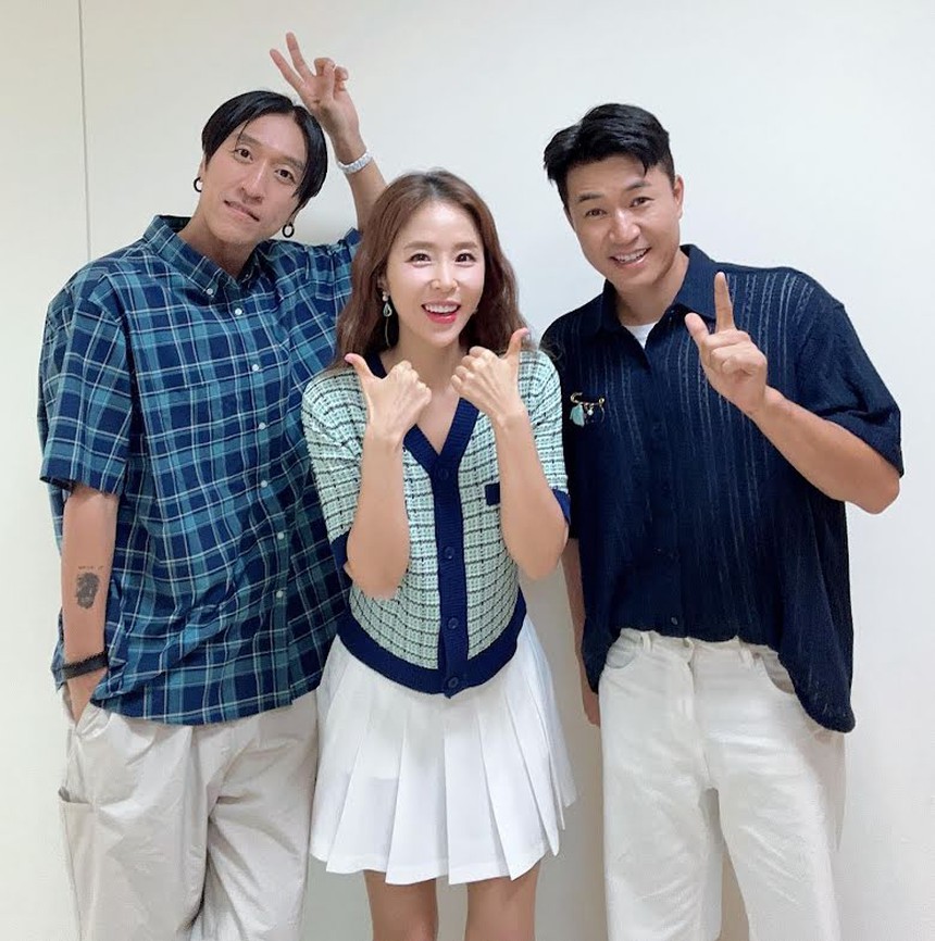 9 nhóm nhạc K-pop vẫn hoạt động bền bỉ sau 15 năm: 2PM, SHINee... - Ảnh 9.