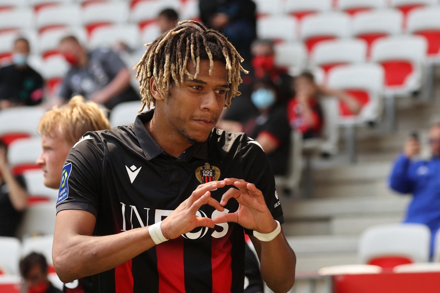 Chuyển nhượng MU 1/8: Amrabat đến MU trong tuần này, Quỷ đỏ ký hợp đồng tài trợ cực khủng - Ảnh 4.