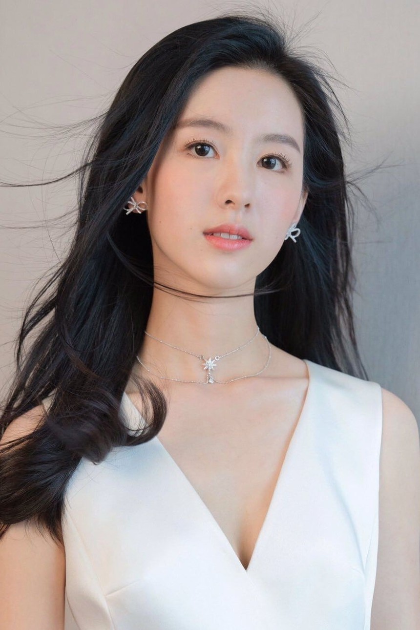 'Nam Hàng hoa khôi' Trần Đô Linh: Gia thế 'khủng', được ví như Lưu Diệc Phi thế hệ mới - Ảnh 5.